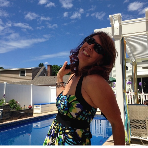 Meet your Posher, Lori - Picture 3 of 9